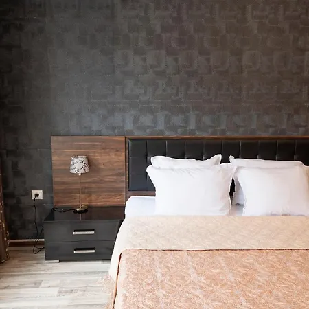 Paradise Deluxe * Primorszko