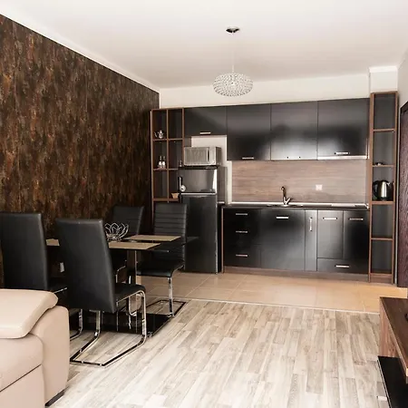 Paradise Deluxe * Primorszko