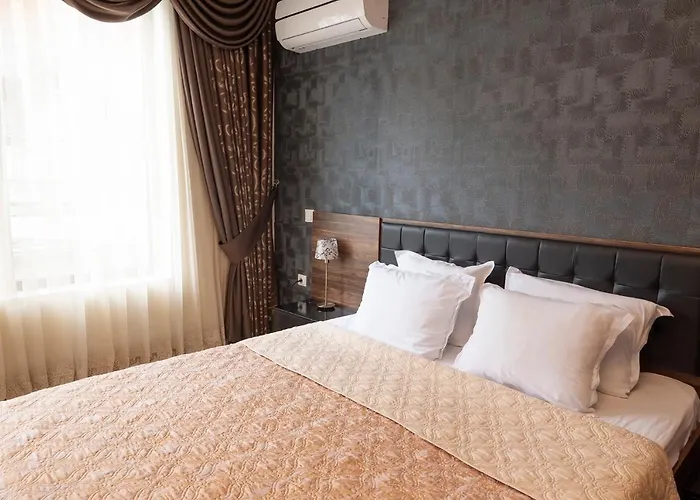 Paradise Deluxe Апартамент *