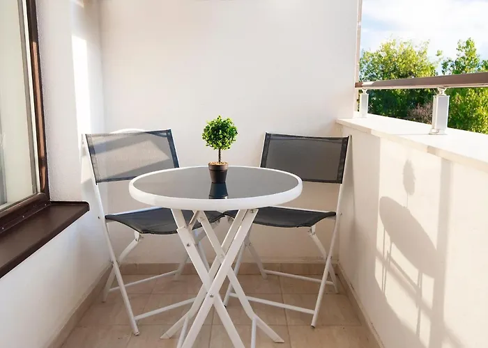 Апартамент Paradise Deluxe Приморско