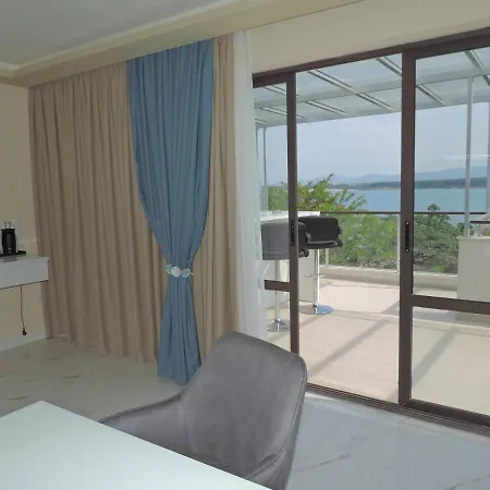 Paradise Deluxe Apartament *